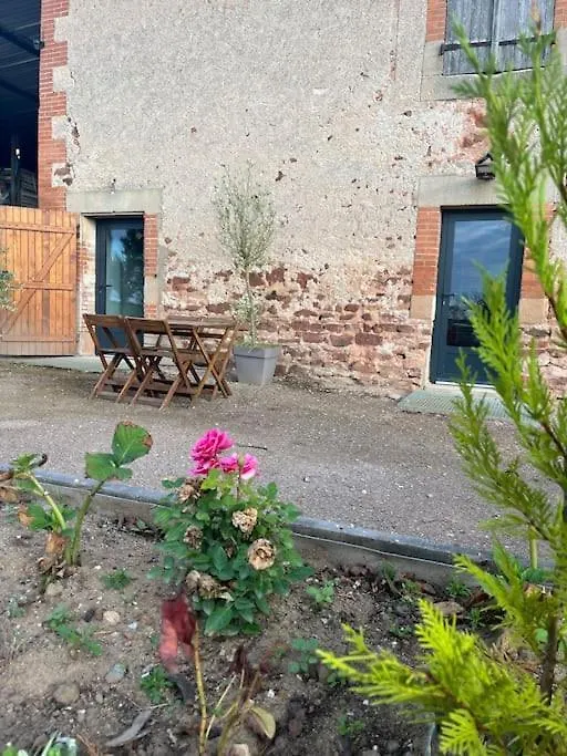 Gite De La Grange Couzon 0*,  France
